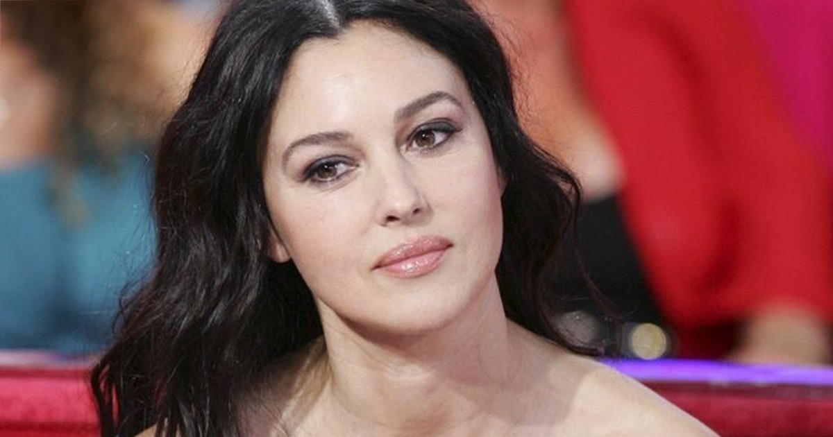 Monica Bellucci 59 Ans Est Sortie En Public Avec Son Compagnon De 65