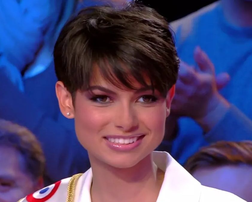 Eve Gilles, Miss France 2024 Se Dévoile Méconnaissable Au Naturel Sans ...